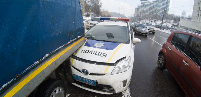 В Киеве патрульные во время погони врезались в 