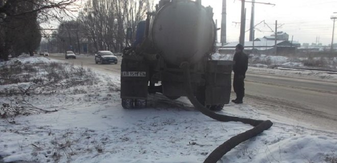 При обстреле ранены сотрудники Воды Донбасса: сгорел автомобиль - Фото