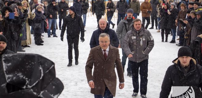 Президентские выборы: Гриценко подал документы в ЦИК - Фото