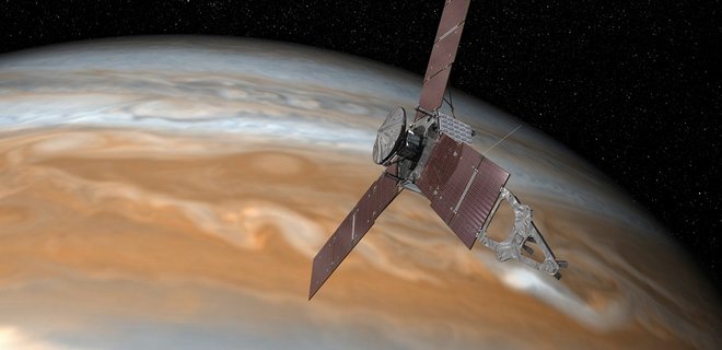 Juno передала землянам снимок двух ураганов на Юпитере: фото - Фото