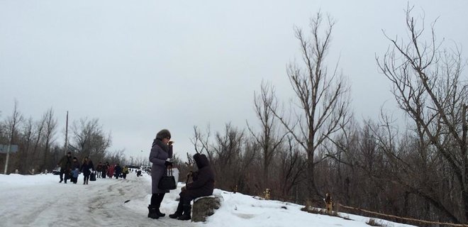 На линии разграничения в Донбассе умер мужчина - Фото