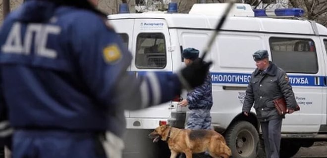 Угрозы минирования вызвали массовую эвакуацию в городах России - Фото