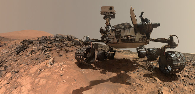 Марсоход Curiosity показал невероятно детальные фото склона горы в кратере - Фото