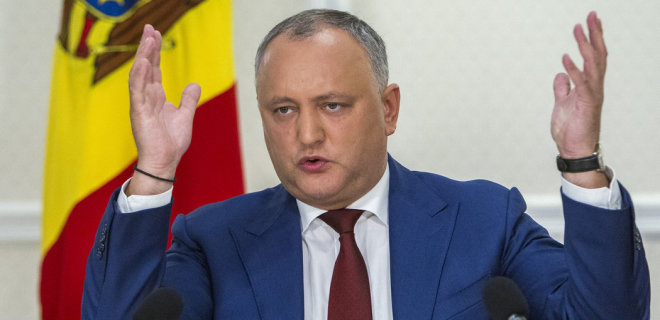 Конституционный суд Молдовы приостановил попытку Додона отобрать полномочия Санду - Фото