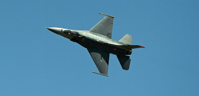 Армения заявила о сбитии своего самолета турецким F-16. Азербайджан и Турция это отрицают - Фото
