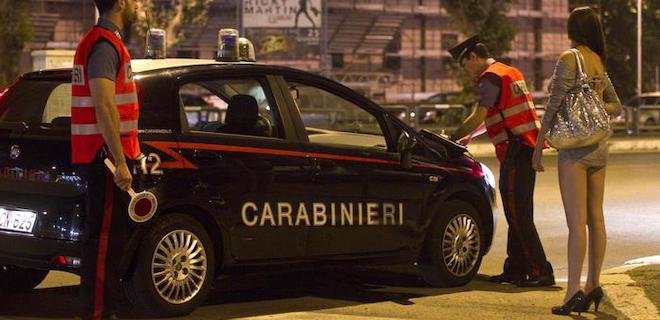Глава МВД Италии предложил легализовать проституцию - Фото