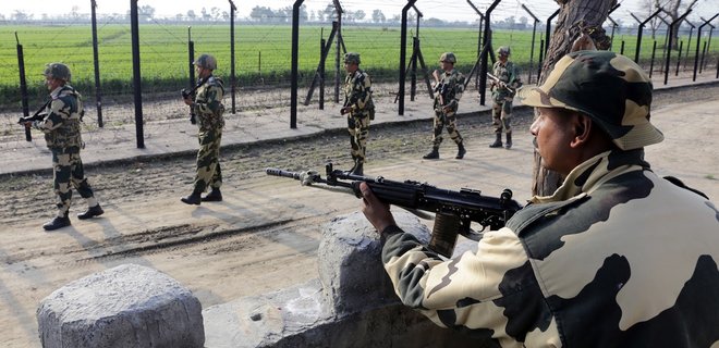 В Пакистане заявляют, что армия поддержит Кашмир любым способом - Фото