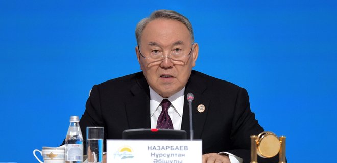 Назарбаєв більше не глава заснованої ним панівної партії Казахстану: у Нур Отан новий лідер - Фото
