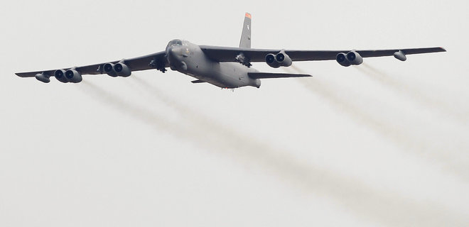 США перебросили в Европу несколько ядерных бомбардировщиков B-52 - Фото