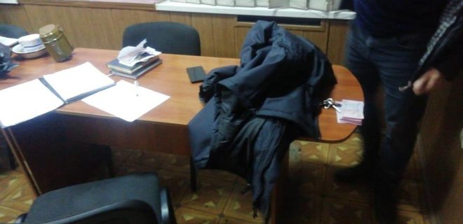В Донбассе задержали на взятке двух полицейских - Фото