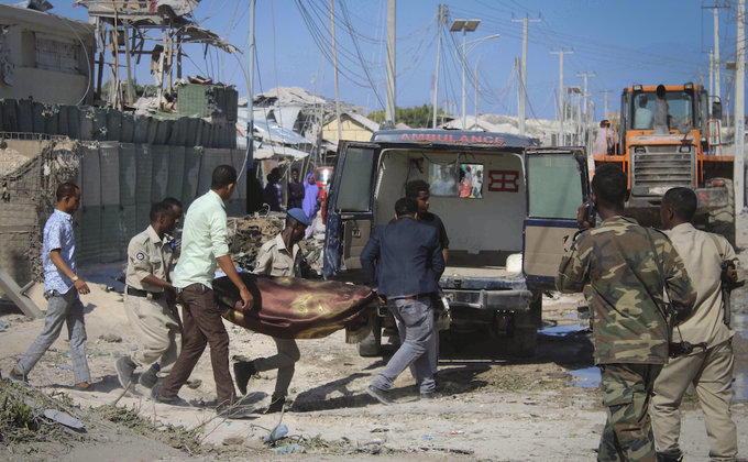 Боевики Аш-Шабаб атаковали министерство в Сомали, 15 жертв: фото