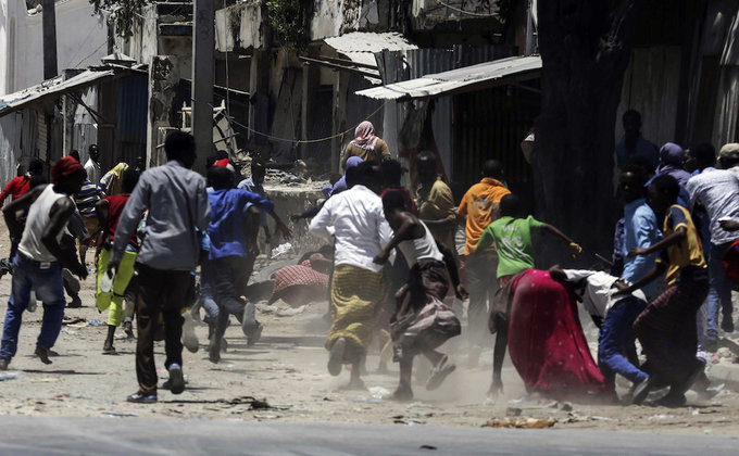 Боевики Аш-Шабаб атаковали министерство в Сомали, 15 жертв: фото