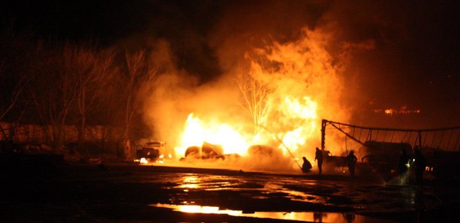 Взрывы в Кропивницком: четверо пострадавших, сгорели 20 авто - Фото