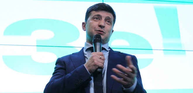 У Зеленского предложили провести дебаты с Порошенко по телемосту - Фото