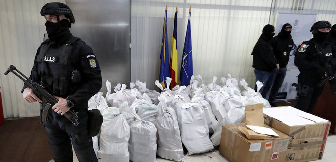 Румынское побережье Черного моря усыпано пакетами с кокаином - Фото