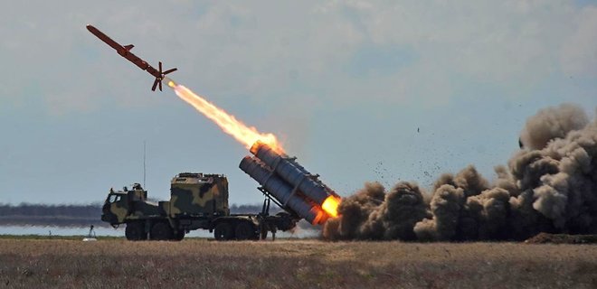 У Украины есть ракеты с дальнобойностью более 1000 км - Порошенко - Фото