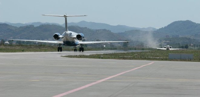В албанском аэропорту из самолета украли 10 млн евро - Фото
