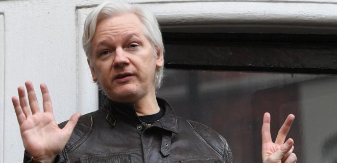 В Лондоне арестован основатель WikiLeaks Джулиан Ассанж: видео - Фото