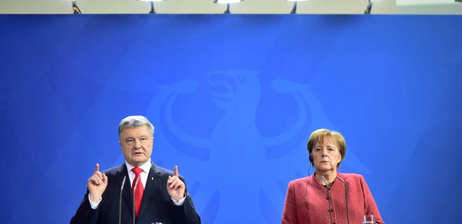Порошенко рассказал о результатах встреч с Меркель и Макроном - Фото