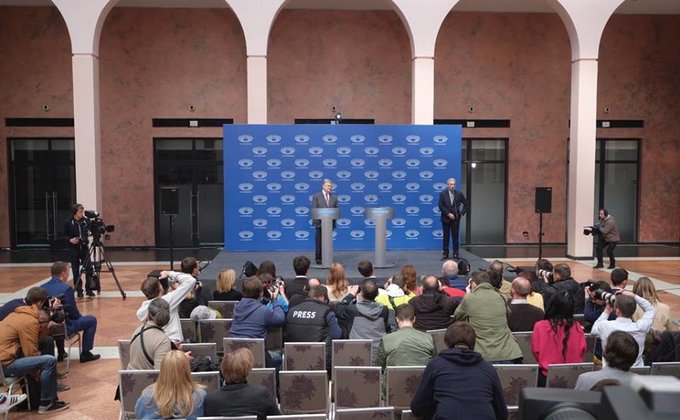 "Я прийшов, тебе нема": дебаты Порошенко на Олимпийском - фото