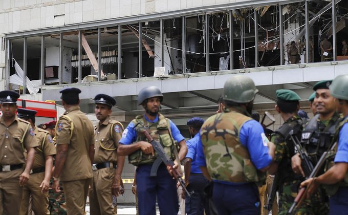 Шри-Ланка, террор: после взрывов в церквях и отелях - фото (18+)