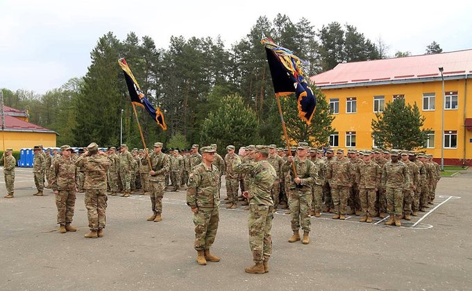 В Украину прибыли более 130 десантников США: фоторепортаж