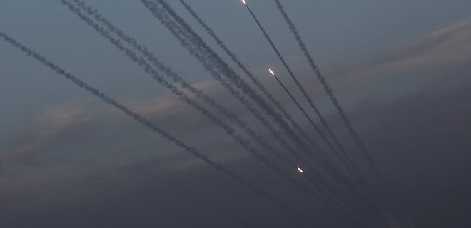Израиль нанес серию ракетных ударов по целям в районе Дамаска - Фото