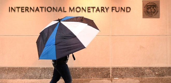 МВФ рассматривает предоставление Украине многолетнего пакета помощи в $16 млрд – Bloomberg - Фото