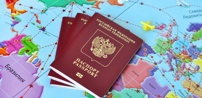 Паспорта РФ в Донбассе: ЕС не планирует санкций, не хотят давить - Фото