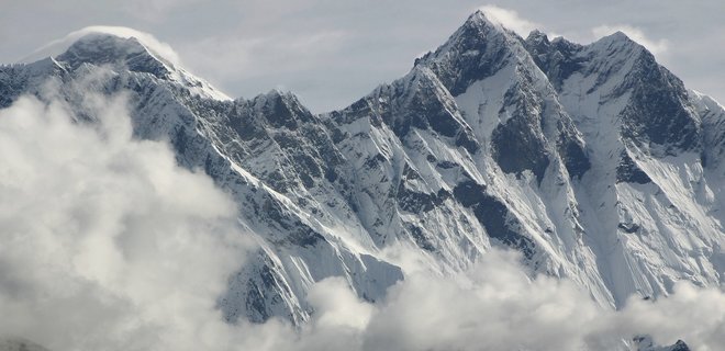 Эверест за неделю забрал семь жизней - Фото