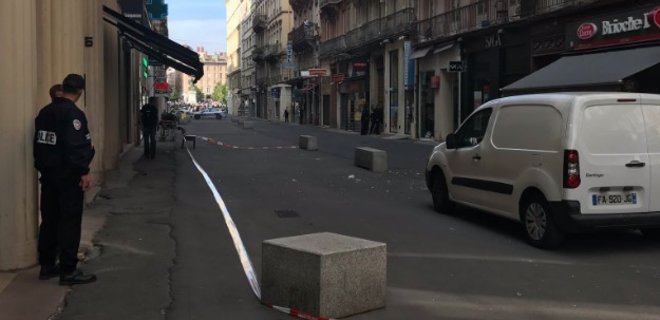 Во французском Лионе на улице прогремел взрыв: есть пострадавшие - Фото