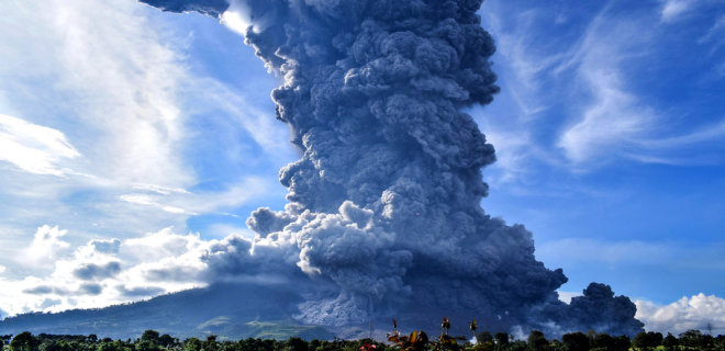 Есть семь точек на Земле. Ученые смоделировали каскады глобальной катастрофы от вулканов - Фото