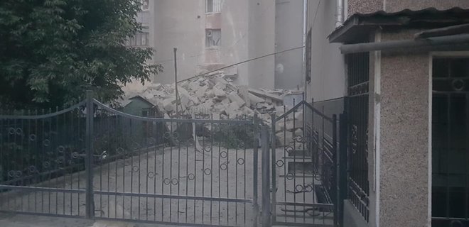 В Молдове обрушился девятиэтажный дом: видео  - Фото