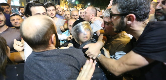 Протесты в Тбилиси: число раненых и травмированных возросло - Фото