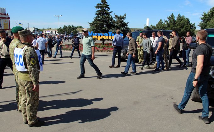 Зеленский и Туск приехали в Станицу Луганскую: фото