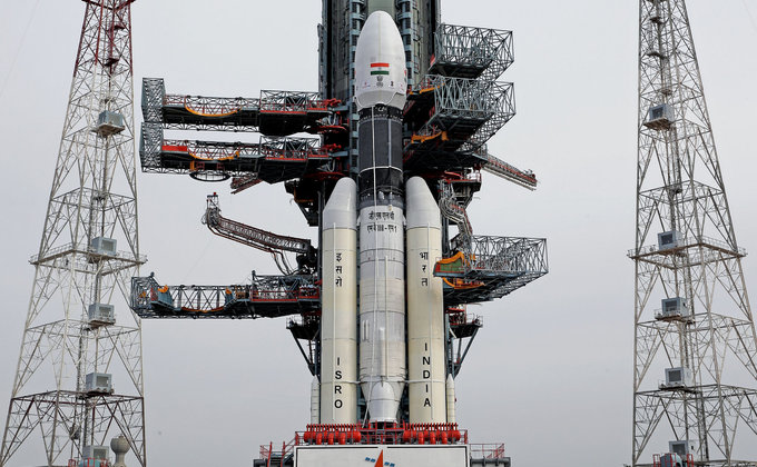 Праздник в Индии: запуск ракеты с миссией к Луне – фото и видео
