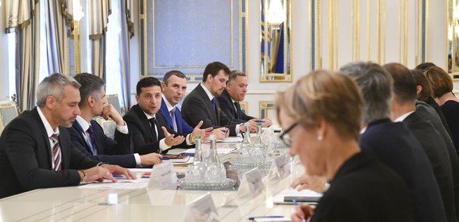 Зеленский встретился с послами стран G7: что обсуждали - Фото