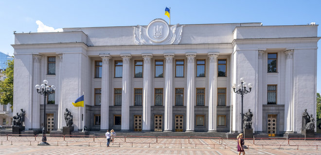 Карантин в Украине. Верховная Рада закрывает доступ для посетителей - Фото