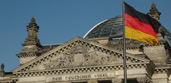 Хакеры ГРУ взломали несколько десятков компьютеров политиков Германии – Spiegel  - Фото