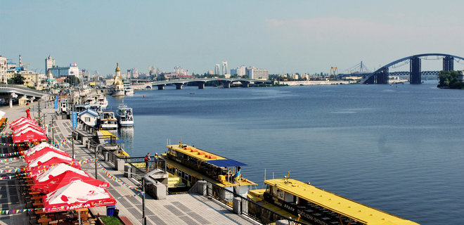 В Киеве снова заработал речной трамвай - Фото