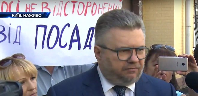 Адвокат Порошенко: следователи стыдятся своих вопросов - Фото