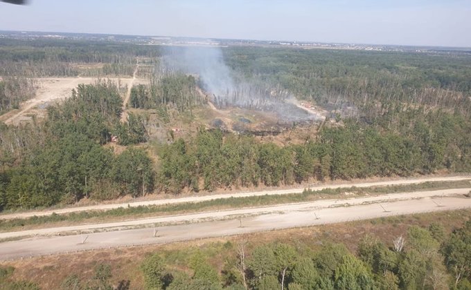 Генштаб показал фото пожара в Калиновке: огонь локализован