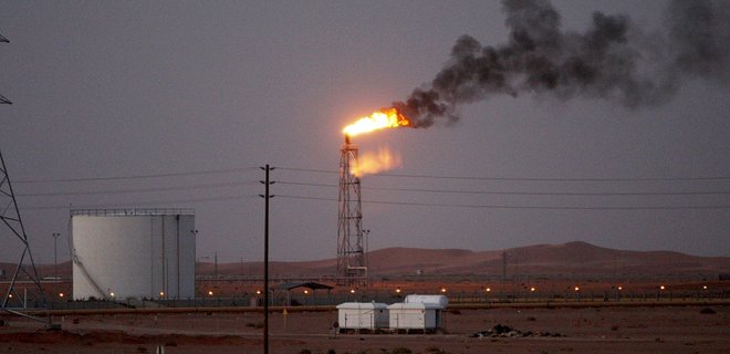 США обвинили Иран в атаке на нефтяные объекты в Саудовской Аравии - Фото