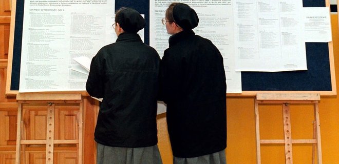 Ученые выяснили преимущества монахинь-полиглотов - Фото