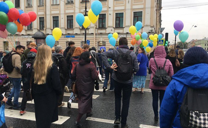 В РФ прошла акция в поддержку Украины: есть задержания - фото