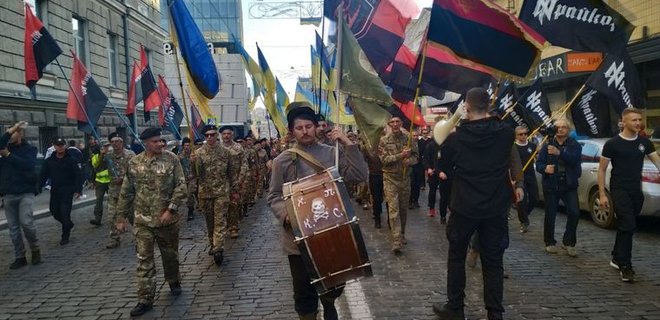В Харькове на День защитника вышли четыре тысячи человек - СМИ - Фото