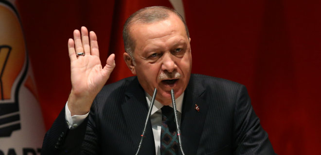 Парламент Турции разрешил Эрдогану направить войска в Ливию - Фото