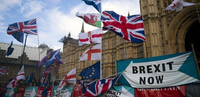 Brexit: Впервые за 37 лет британский парламент голосует в субботу - Фото
