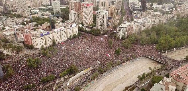 Протесты в Чили: на улицы вышли более миллиона человек - фото - Фото