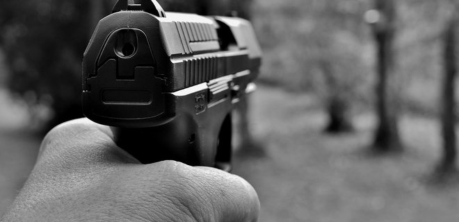 В Харькове мужчина устроил стрельбу на улице: что известно - Фото